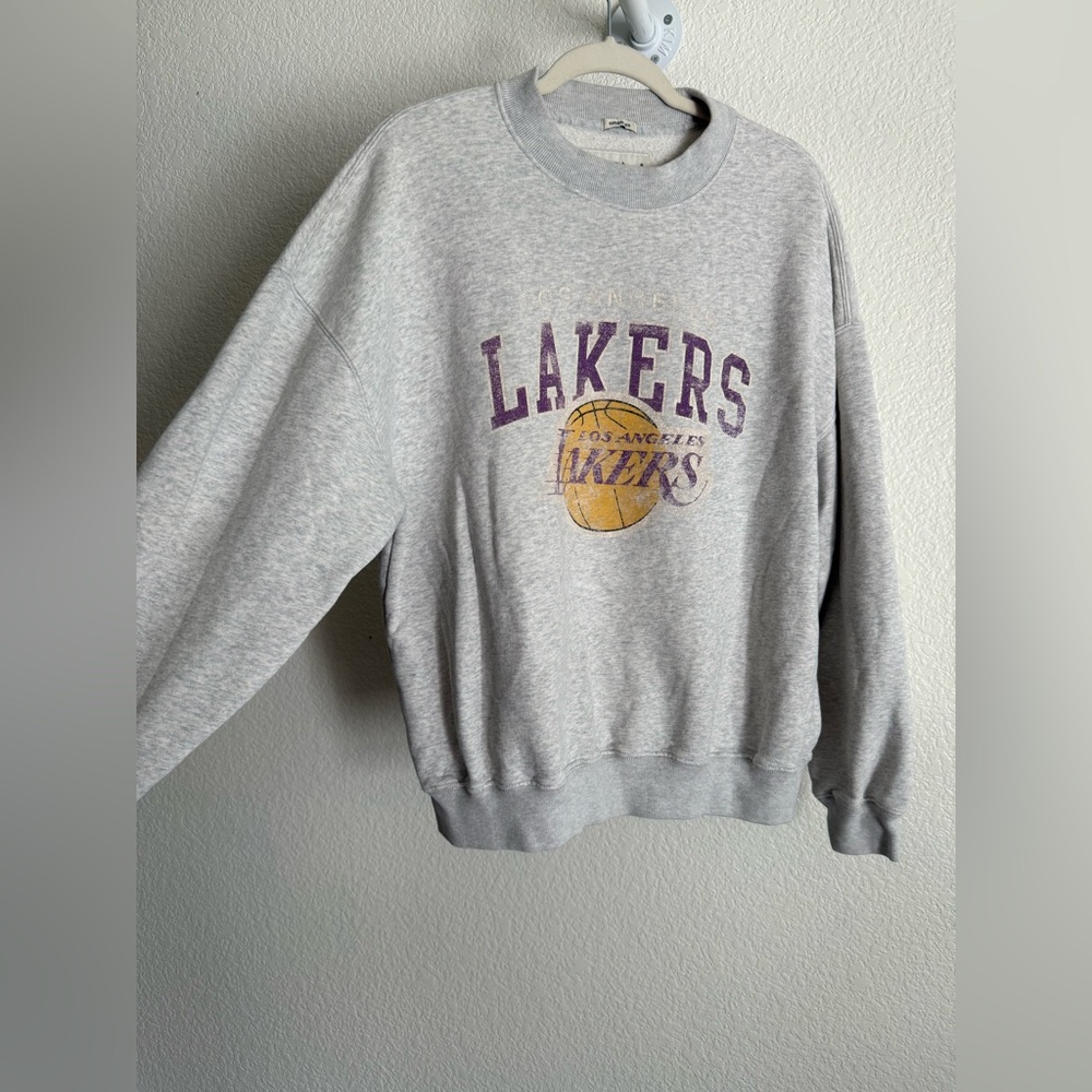 ABERCROMBIE Oversized LA Lakers Soft Fleece Crewneck Sweatshirt